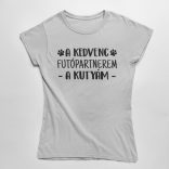A kedvenc futópartnerem a kutyám női póló