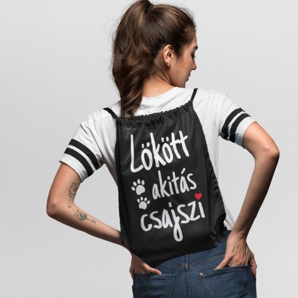 Lökött akitás csajszi tornazsák